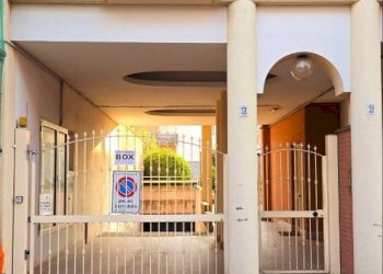 Facciata - Box via Giosuè Carducci, 13, Moncalieri - foto 1