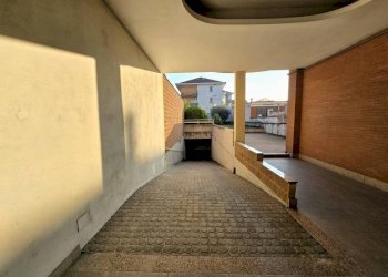 Interno palazzo - Box via Giosuè Carducci, 13, Moncalieri - foto 2