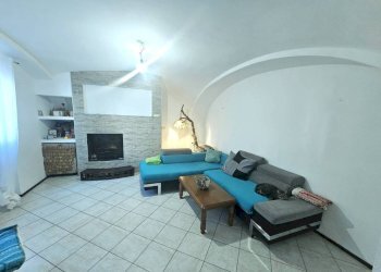 Salone - Casa indipendente via Gastaldi, 15, Cuasso al Monte - foto 9