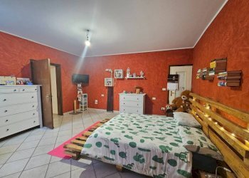 Camera da letto - Casa indipendente via Gastaldi, 15, Cuasso al Monte - foto 27