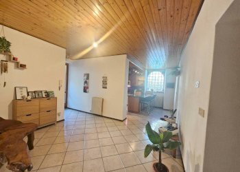 Interno appartamento - Casa indipendente via Gastaldi, 15, Cuasso al Monte - foto 32