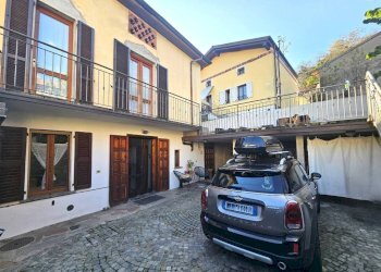 Facciata - Casa indipendente via Gastaldi, 15, Cuasso al Monte - foto 40