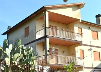 30 (1).JPG - Villa Contrada Monticchio, Paliano - foto 1