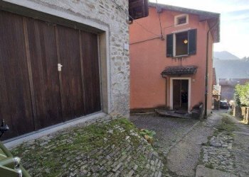 Esterno immobile - Ingresso principale - Porzione di casa Faggeto Lario - foto 4