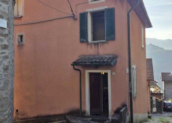 Esterno immobile - Ingresso principale - Porzione di casa Faggeto Lario - foto 5