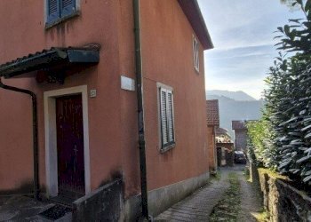 Esterno immobile - Ingresso principale - Portion of a house Faggeto Lario - photo 3