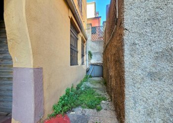Parking space Via maddaloni, Genova (neighborhood Foce) - photo 1