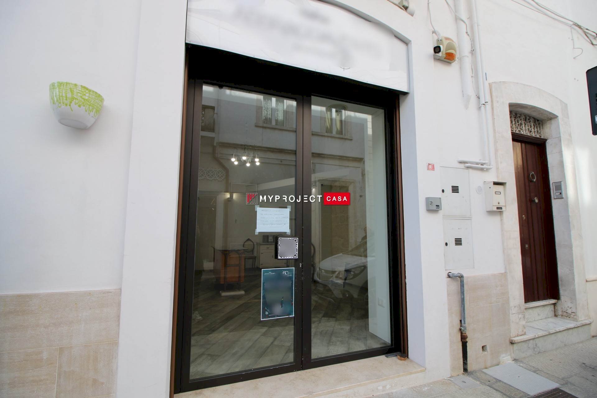 Shop Via Lelio Fanelli, Martina Franca - photo 3