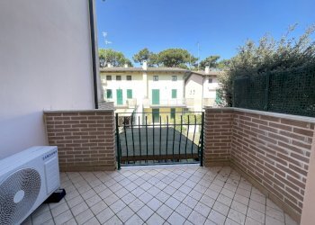 Three-room apartment Ravenna (neighborhood Marina Romea) - photo 5