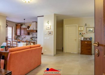 Salone - Trilocale corso 25 Aprile, 33, Busca - foto 1