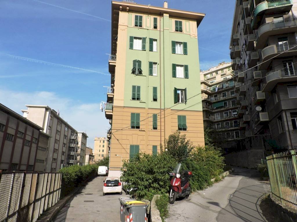 Zona - Three-room apartment via Nicolò Ardoino, 11, Genova (neighborhood Sampierdarena) - photo 2