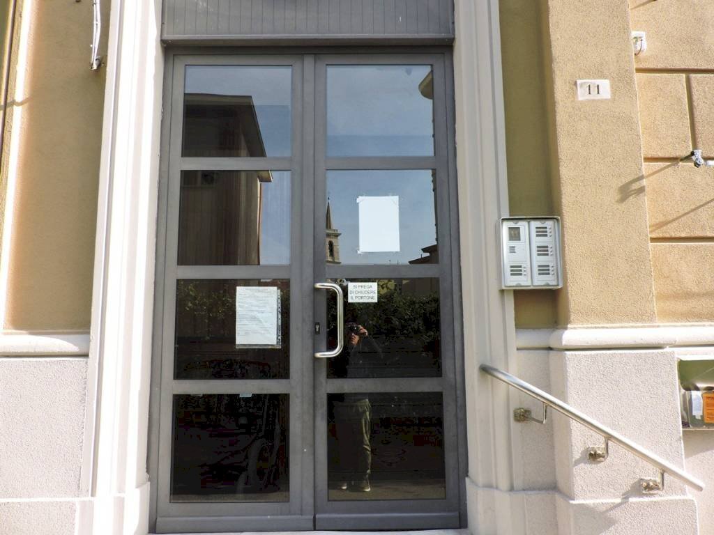 Interno palazzo - Three-room apartment via Nicolò Ardoino, 11, Genova (neighborhood Sampierdarena) - photo 3