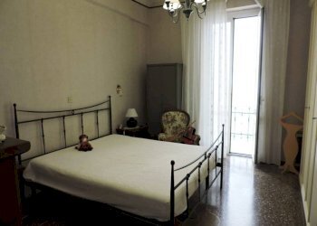 Camera da letto - Trilocale via Nicolò Ardoino, 11, Genova (zona Sampierdarena) - foto 9