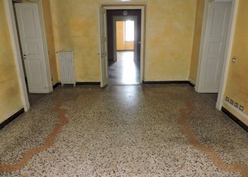 Interno palazzo - Apartment piazza Nicolò Montano, 2a, Genova (neighborhood Sampierdarena) - photo 18