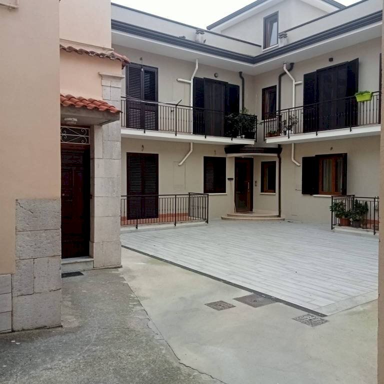 Facciata - Three-room apartment via Enrico Nisco, San Giorgio del Sannio - photo 1