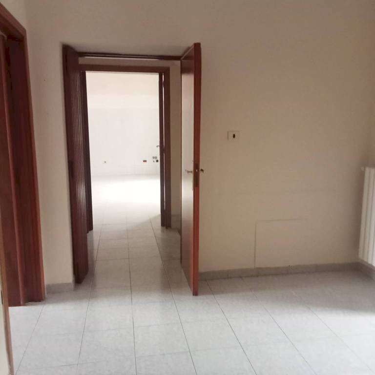 Stanza non arredata - Three-room apartment via Enrico Nisco, San Giorgio del Sannio - photo 3