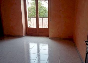 Stanza non arredata - Trilocale via Enrico Nisco, San Giorgio del Sannio - foto 2