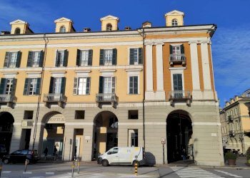 Facciata - Office piazza Tancredi Galimberti, 2, Cuneo (neighborhood Centro) - photo 2