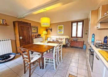 Cucina - Villa via dei Martiri, 39, Camagna Monferrato - foto 13