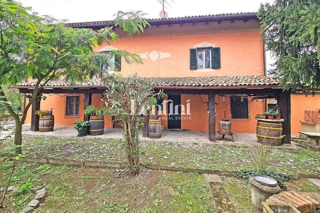 Facciata - Villa strada Casale-Asti II, 90, San Giorgio Monferrato - foto 2