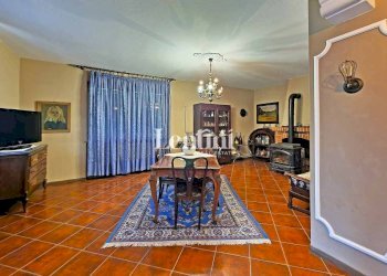 Salone - Villa strada Casale-Asti II, 90, San Giorgio Monferrato - foto 29