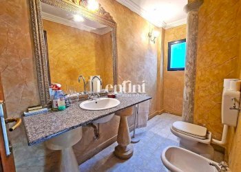 Bagno - Villa strada Casale-Asti II, 90, San Giorgio Monferrato - foto 49