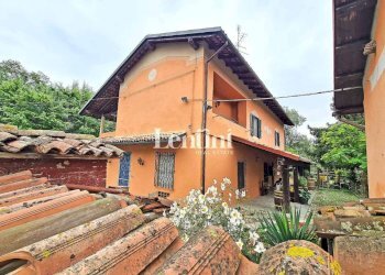 Facciata - Villa strada Casale-Asti II, 90, San Giorgio Monferrato - foto 9