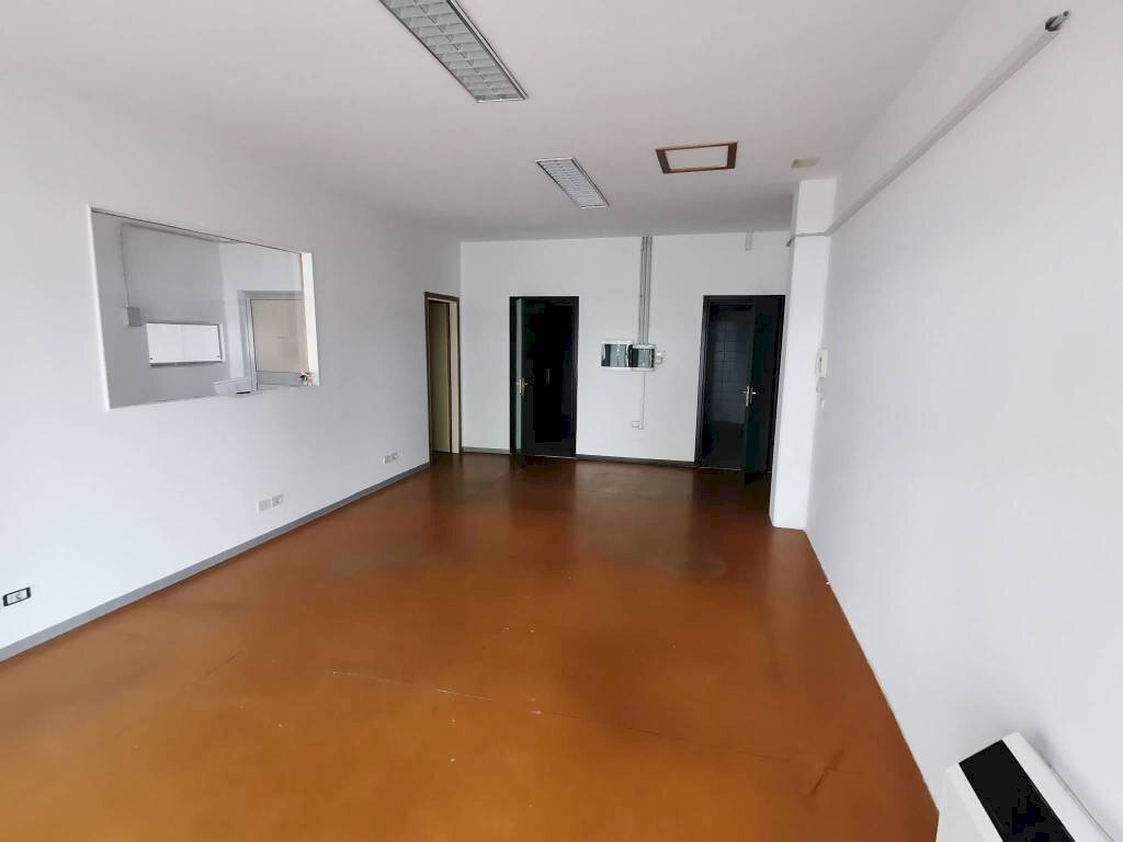 Stanza non arredata - Magazzino via Valcunsat, Casarsa della Delizia - foto 1