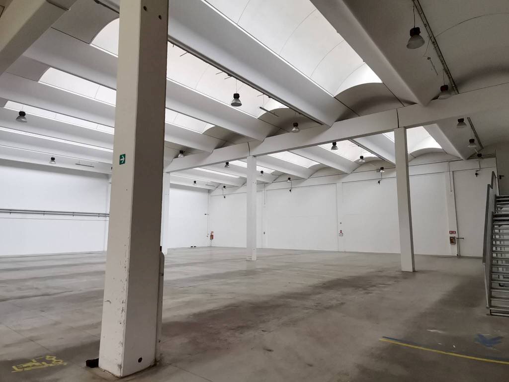 Interno non residenziale - Magazzino strada Provinciale Paullese, Peschiera Borromeo - foto 1