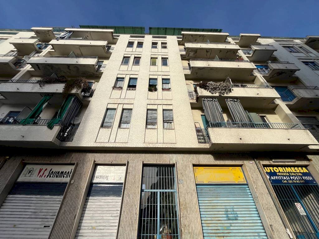 Facciata - Shop via Rondissone, 26, Torino - photo 2