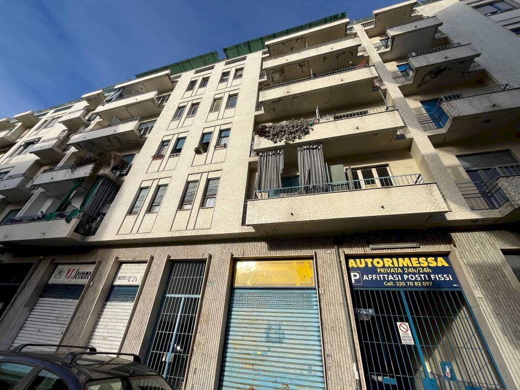 Facciata - Shop via Rondissone, 26, Torino - photo 3