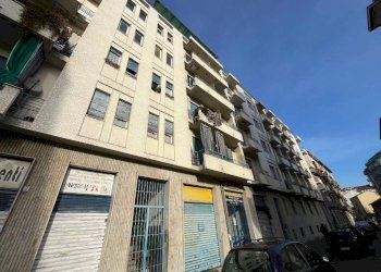 Facciata - Negozio via Rondissone, 26, Torino - foto 1