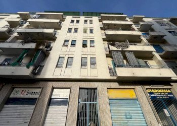 Facciata - Negozio via Rondissone, 26, Torino - foto 2
