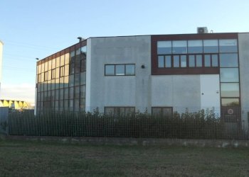 Facciata - Shed via Alcide De Gasperi, 24, Lainate - photo 2