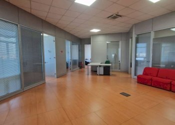 Ufficio - Shed via Alcide De Gasperi, 24, Lainate - photo 8