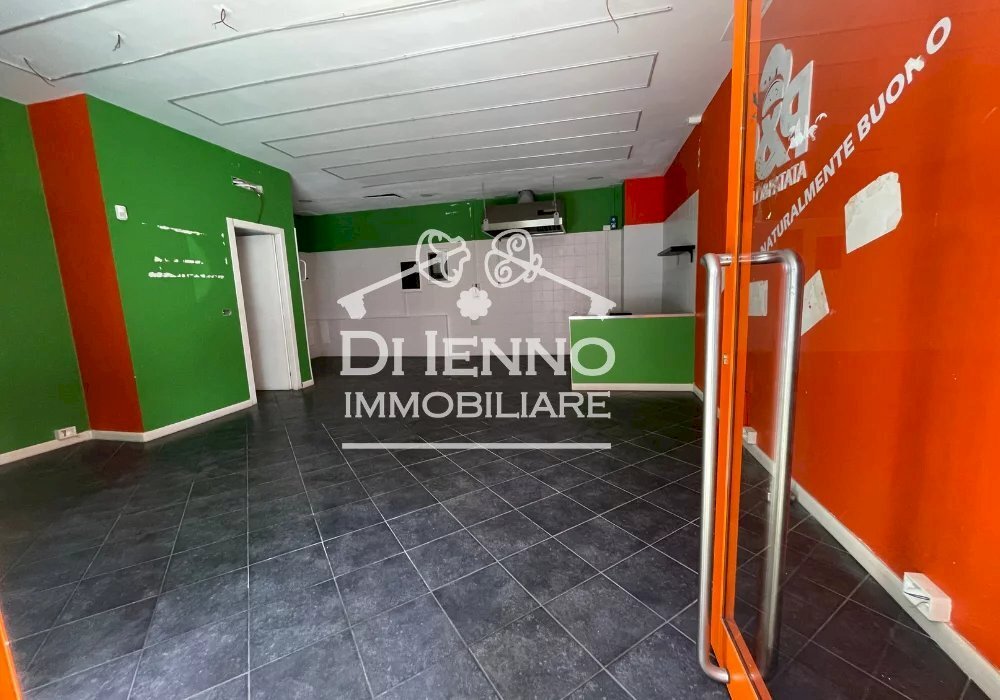 Shop Via Renato Simoni, Roma - photo 1