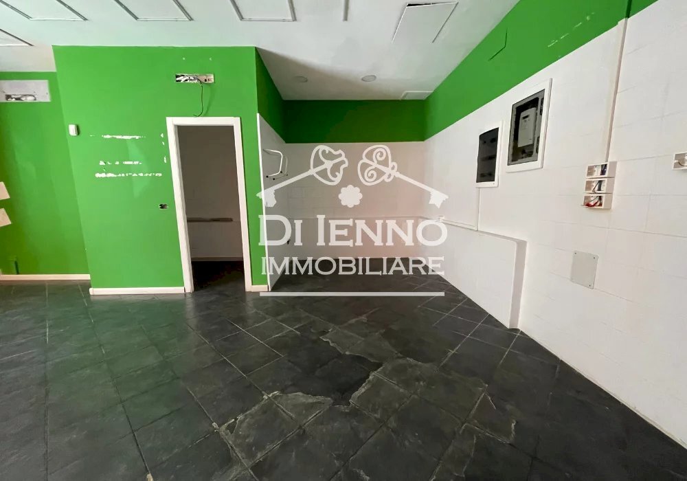 Shop Via Renato Simoni, Roma - photo 2