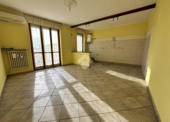 Four-room apartment Corso Santo Ignazio da Santhià, Santhià - photo 2