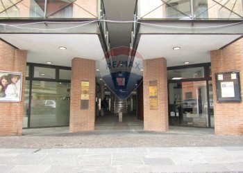 Ufficio Piazzale Teggia 
 Centro, Sassuolo, Sassuolo - foto 3