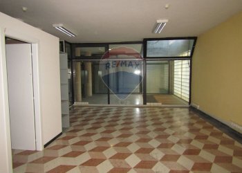 Ufficio Piazzale Teggia 
 Centro, Sassuolo, Sassuolo - foto 16