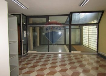 Ufficio Piazzale Teggia 
 Centro, Sassuolo, Sassuolo - foto 24
