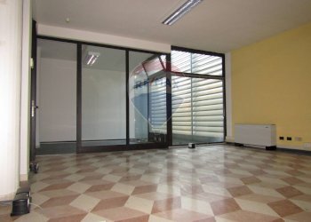 Ufficio Piazzale Teggia 
 Centro, Sassuolo, Sassuolo - foto 31