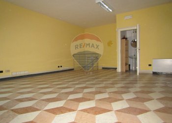 Ufficio Piazzale Teggia 
 Centro, Sassuolo, Sassuolo - foto 33