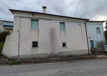 Casa indipendente Via Fiaschi, 1, Castelpetroso - foto 6