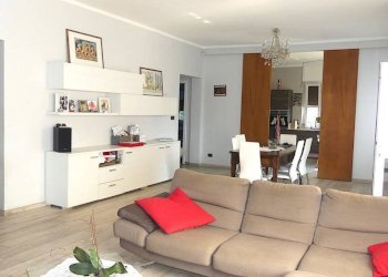 Salone - Appartamento via Andrea Corsini, Pino Torinese - foto 5