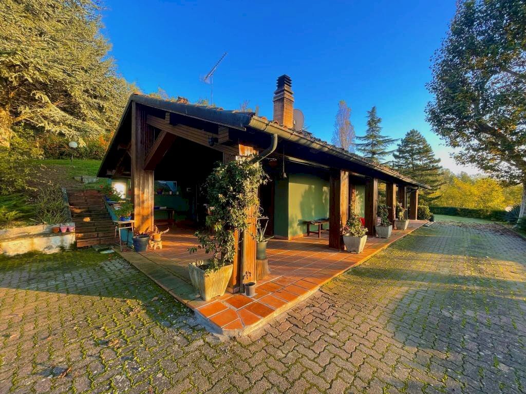 Facciata - Rustico strada Comunale Pennola, Brignano-Frascata - foto 3