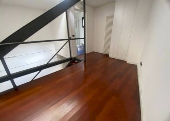 Stanza arredata - Bilocale via Monviso, 36, Milano - foto 6