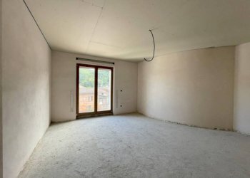 Stanza non arredata - Quadrilocale Frazione Beguda, Borgo San Dalmazzo - foto 3