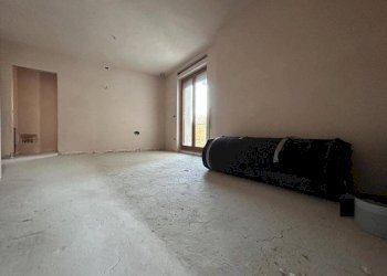 Stanza non arredata - Trilocale Frazione Beguda, 49, Borgo San Dalmazzo - foto 10