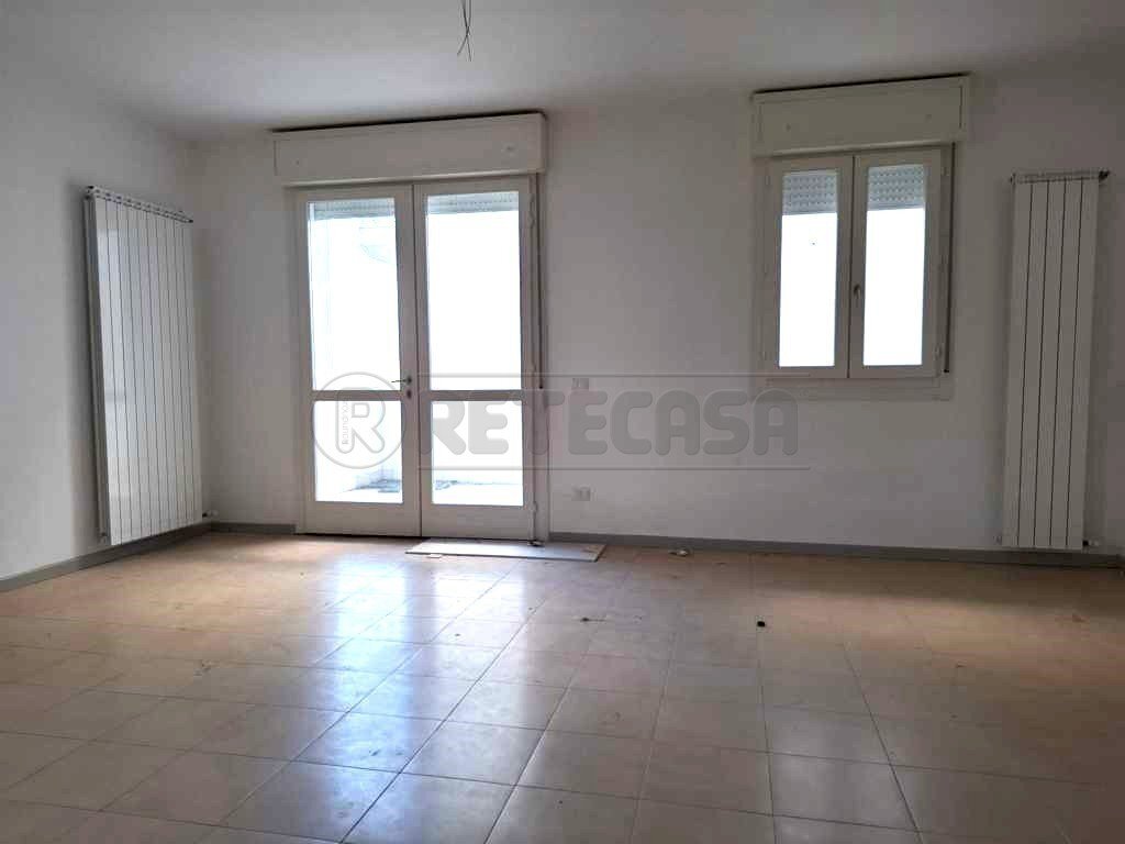 3_Zona giorno.jpg - Three-room apartment Bondeno - photo 3